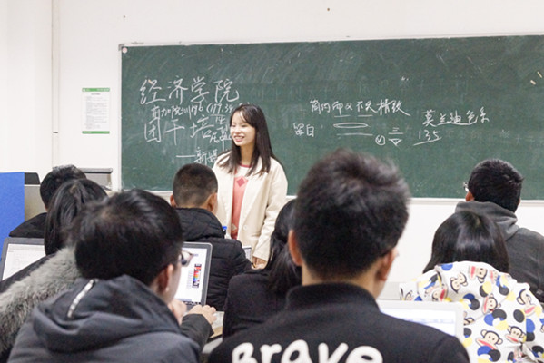1获奖同学代表周超同学.jpg